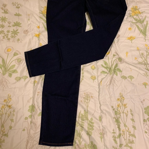 Pop Icon Mid Rise Skinny Jeans - Picture 3 of 5